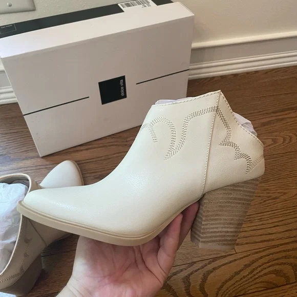 Dolce Vita Shelby Ivory Western Rodeo Bohemian Ankle Booties New in Box - Picture 6 of 13